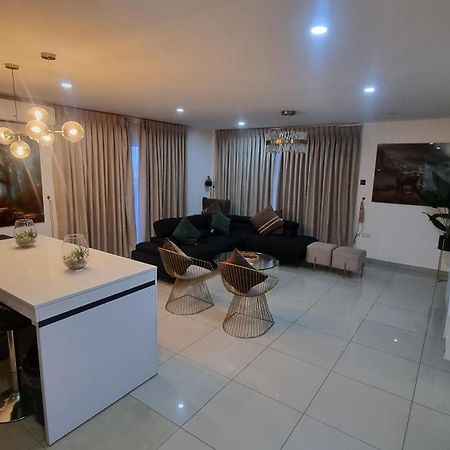 The Gallery Luxury Suites Cpg East Legon Ngoại thất bức ảnh