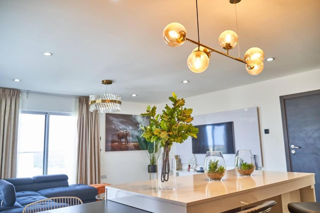 The Gallery Luxury Suites Cpg East Legon Ngoại thất bức ảnh
