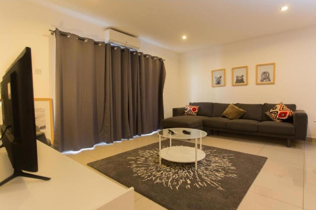 The Gallery Luxury Suites Cpg East Legon Ngoại thất bức ảnh